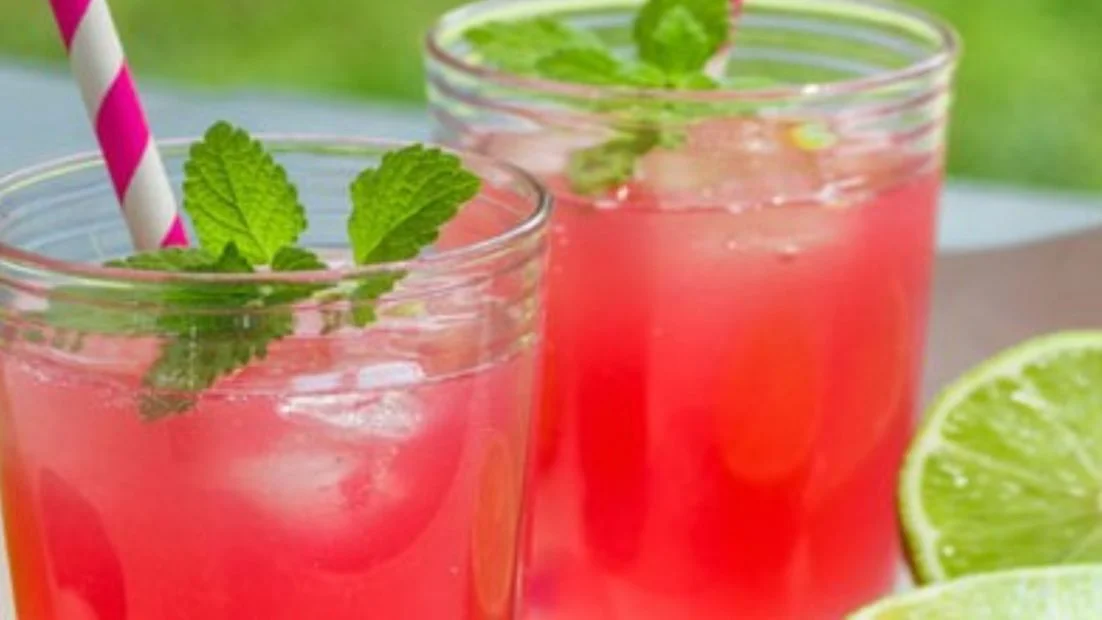 How to make Strawberry Lemonade Juice
