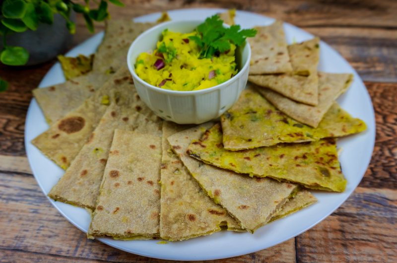 Aloo Paratha Recipe | Desert Food Feed(also in Tamil)