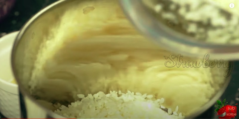 Steamed Rice Cake Vattayappam