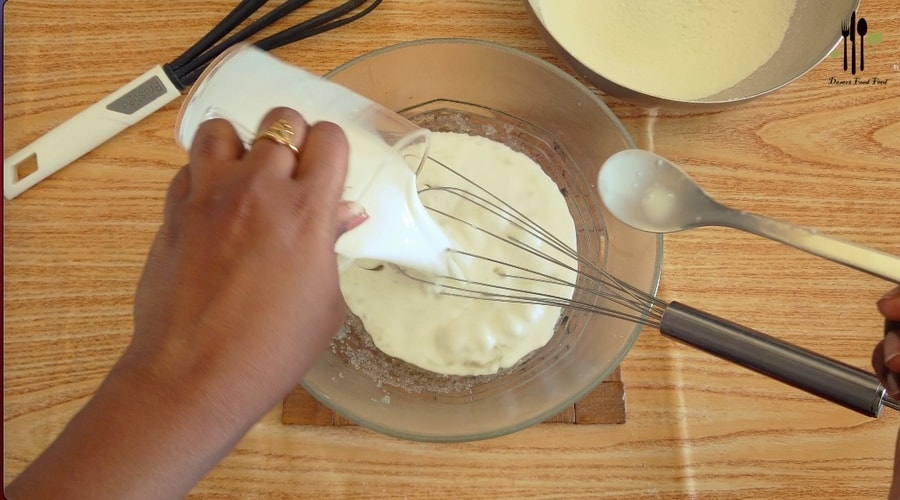 5 Minute Microwave Vanilla Cake